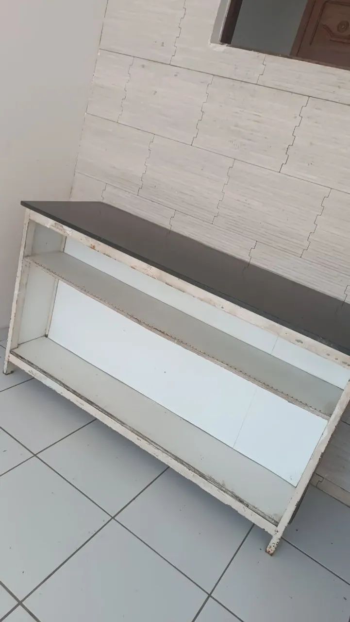BALCÃO DE MÁRMORE E METALÃO 