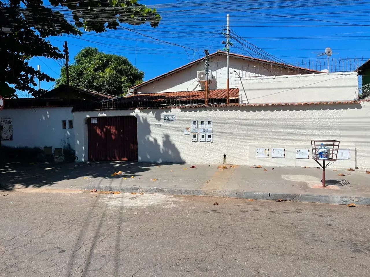 Casa de 02 quartos com 04 kitinets alugadas na Vila Canaã