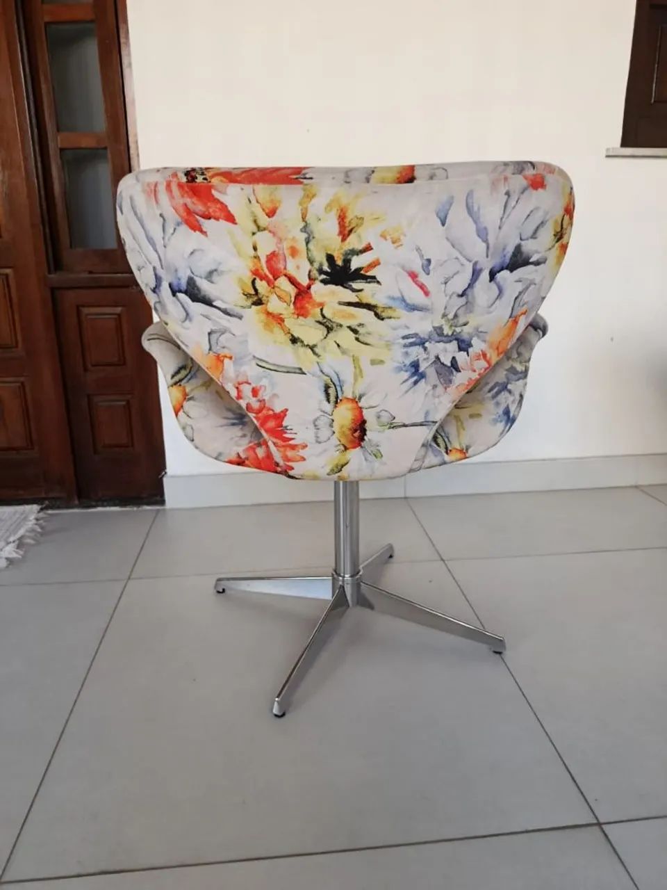 Vendo duas poltronas estofada - Foto 4