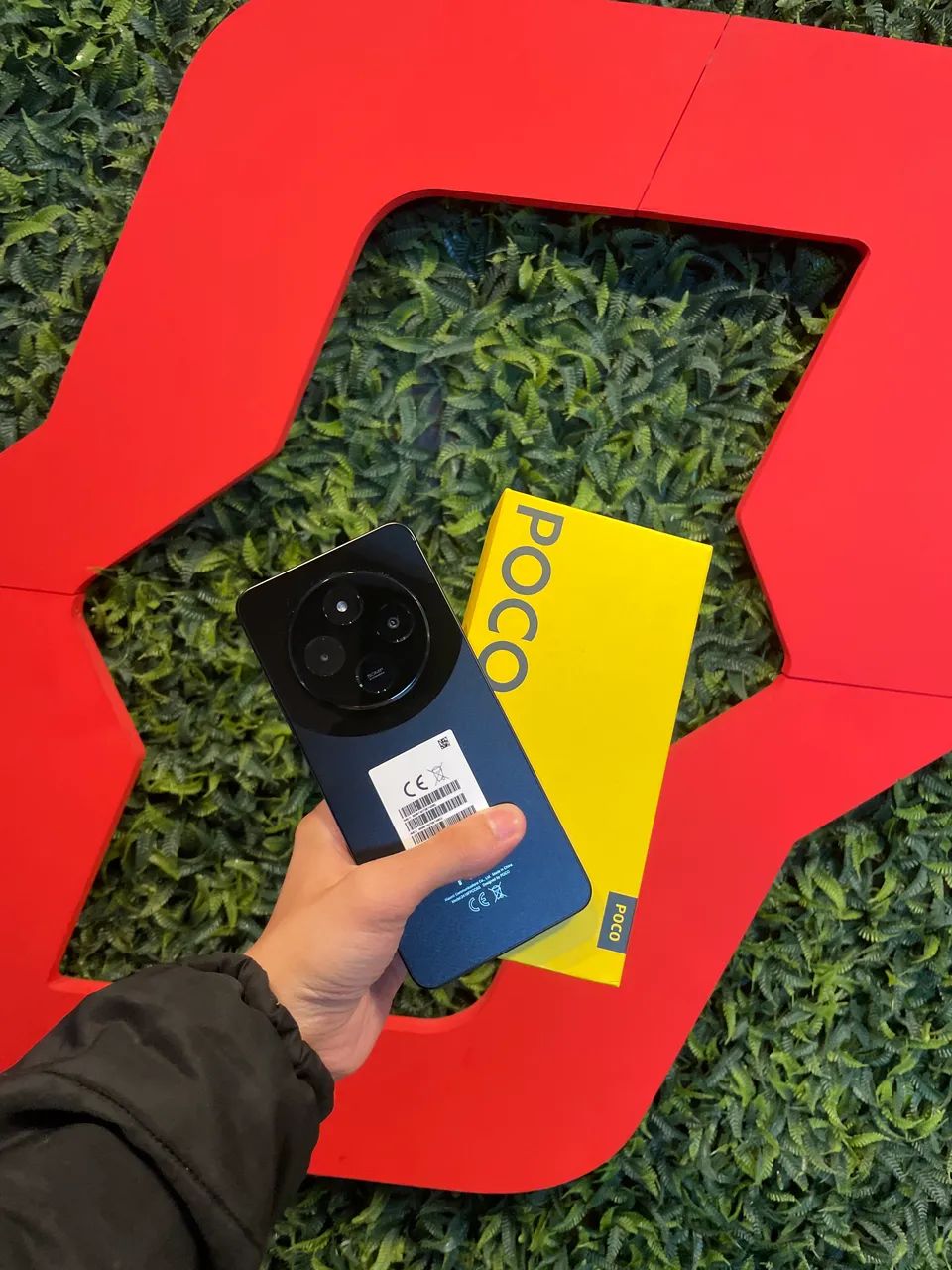 Poco c75 usado preto