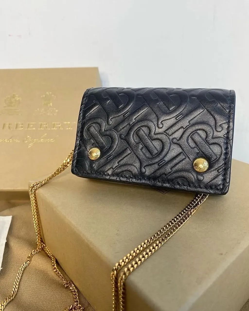 Burberry 8011333  Card Holder - Black  Peça exclusiva.
