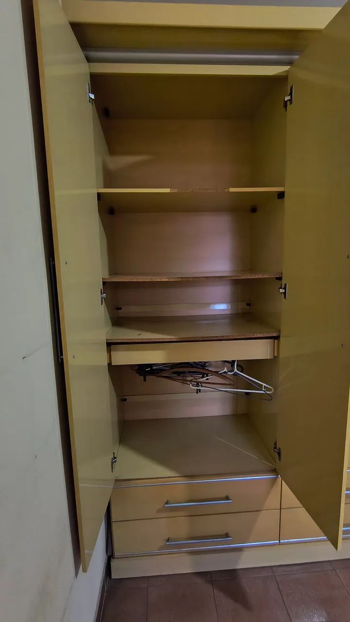 Guarda roupa usado 