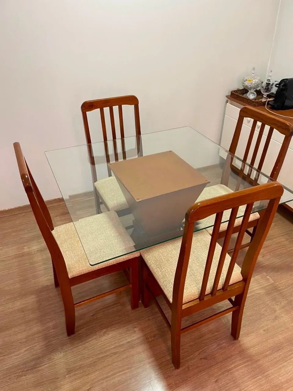 Vendo mesa de jantar 4 lugares 