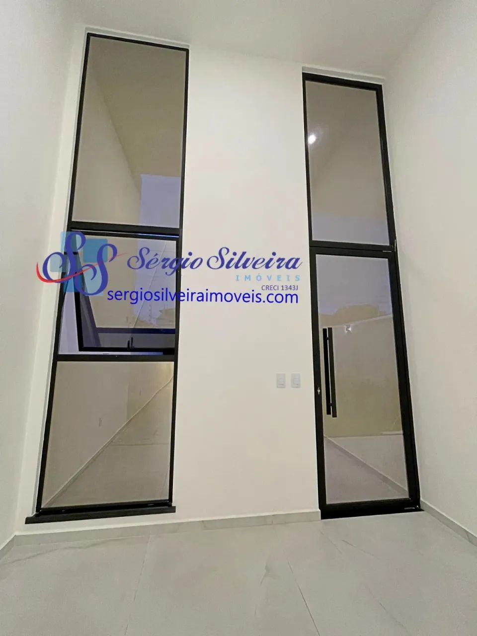 Linda casa com 3 suítes e acabamento moderno em Eusébio! - Foto 3