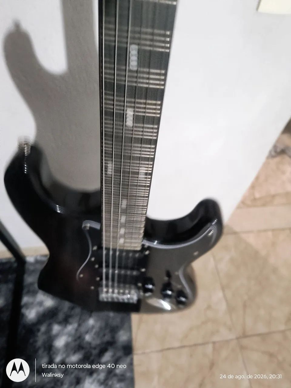 Guitarra strato 1 mês de comprada - Foto 2