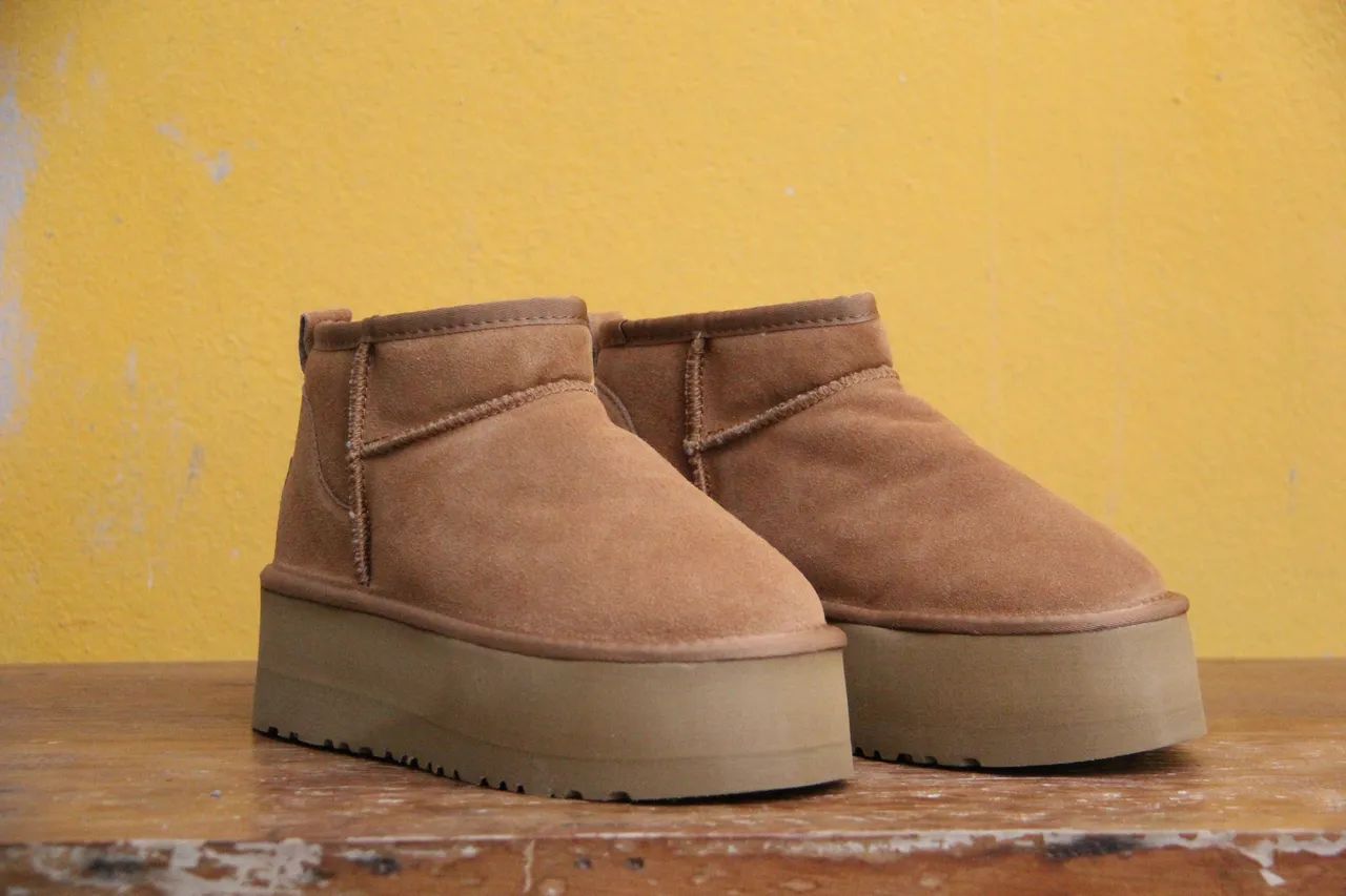 Bota Caramelo em Camurça UGG - Foto 2