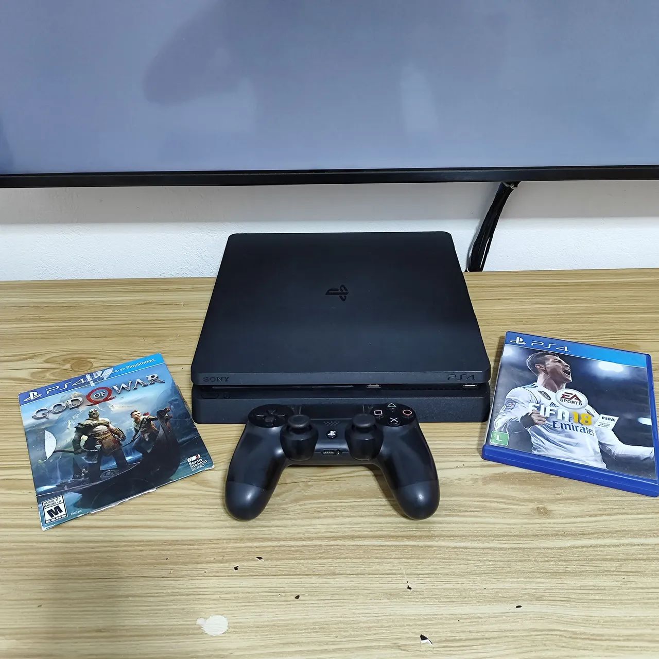 PS4 Slim + 2 jogos - Aceito envio  - Foto 3