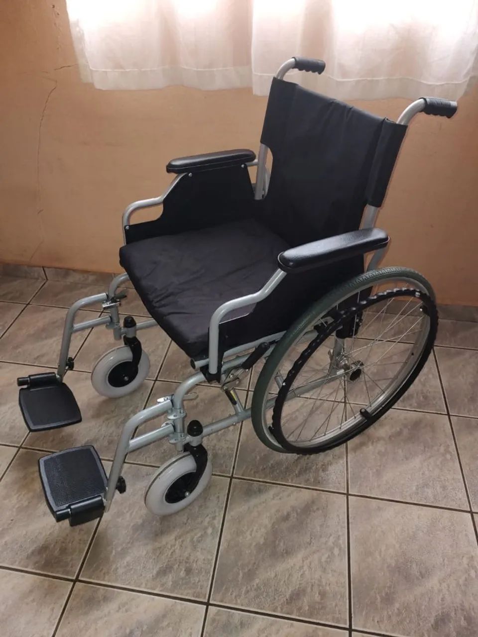 Cadeira de rodas - Foto 2