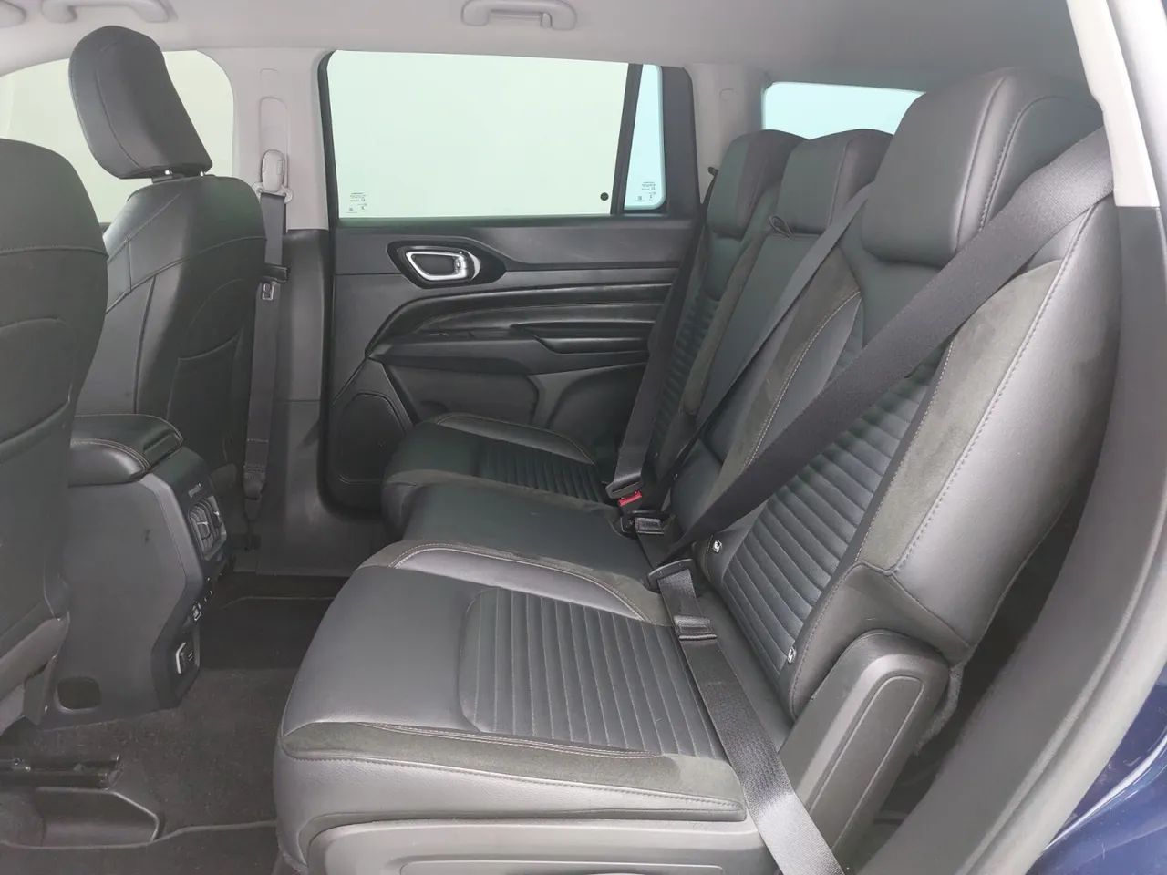 Jeep Commander Limited T270 1.3 TB Flex Aut., foto 17 de 18