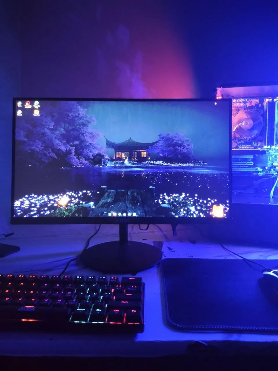 MONITOR 21.5 POLEGADAS 100HZ 1 MÊS DE USO SEM NENHUM DEFEITO E ACOMPANHA UM MICROFONE 443789814971781121