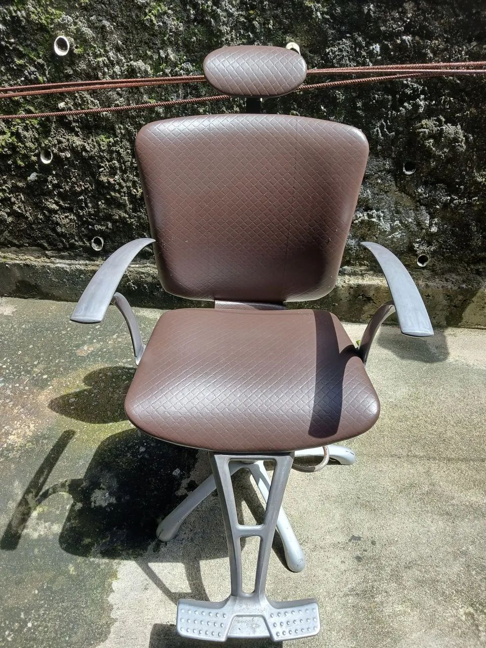 Cadeira de Barbearia/cabeleireiro  - Foto 2