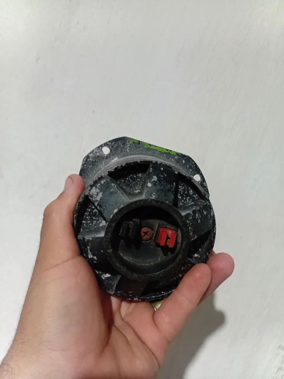 Vendo tuiter hinos de ferro 