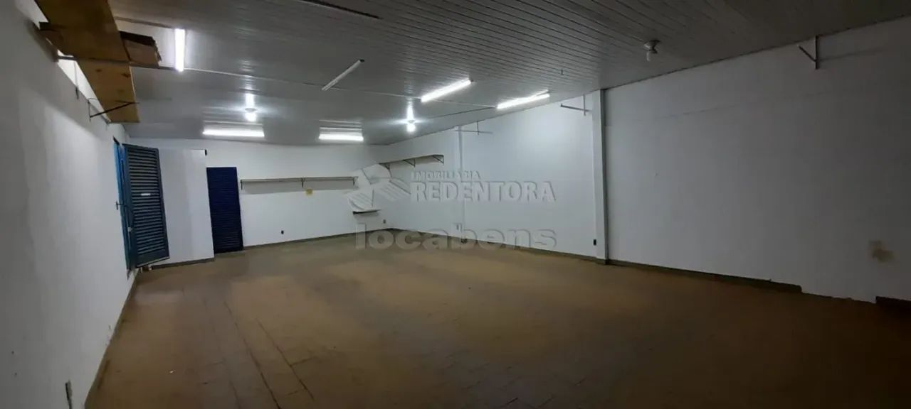 Salão comercial com uma Edícula com 1 dormitório - Foto 4
