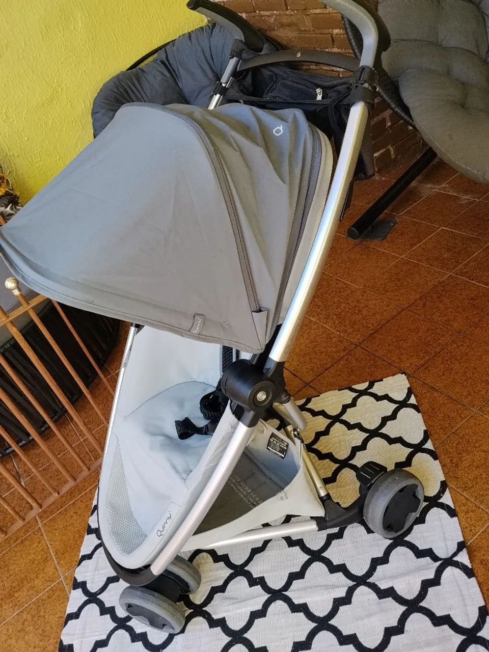 Carrinho de bebê quiny  - Foto 2