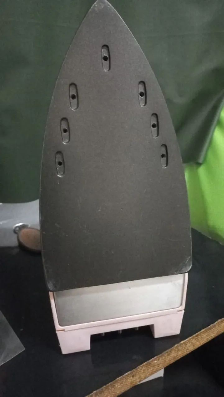Ferro de passar com base hitachi living systems - Foto 4