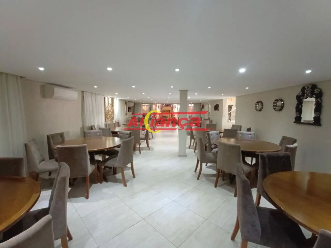 Investidor - Casa Comercial Térrea e Ampla - Vila Rosalia