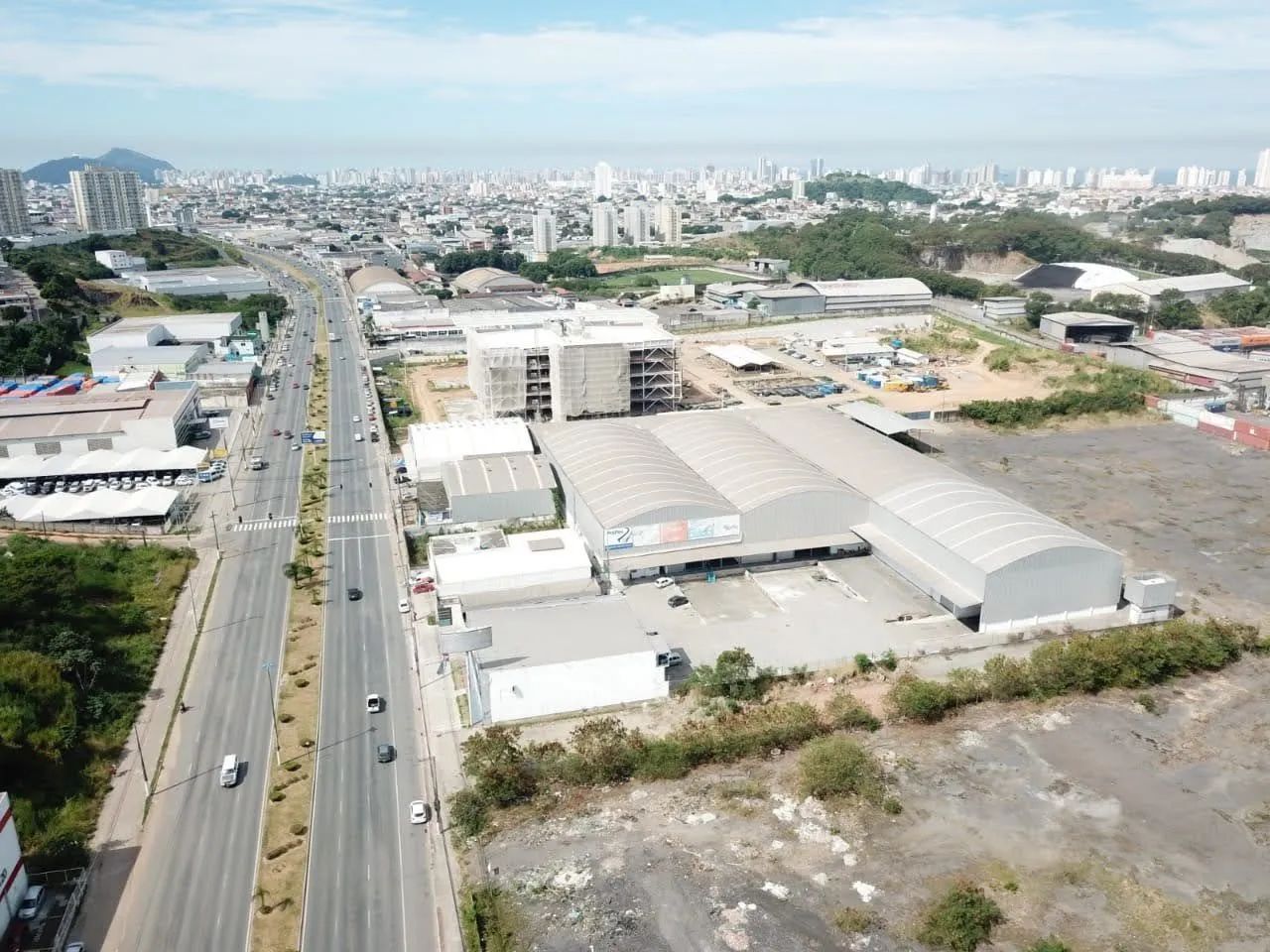 Excelente galpão 3800m com 4 docas para alugar na Lindenberg  - Foto 2