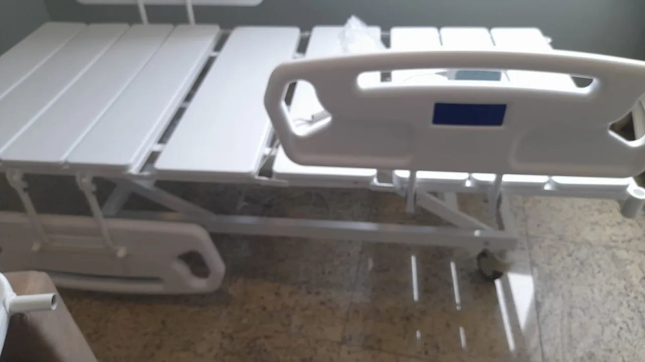 Cama hospitalar motorizada semi-nova  - Foto 3