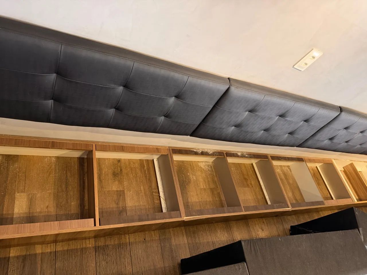 Sofá Planejado Desmontável para Recepção, restaurantes ou Comércio - Foto 5