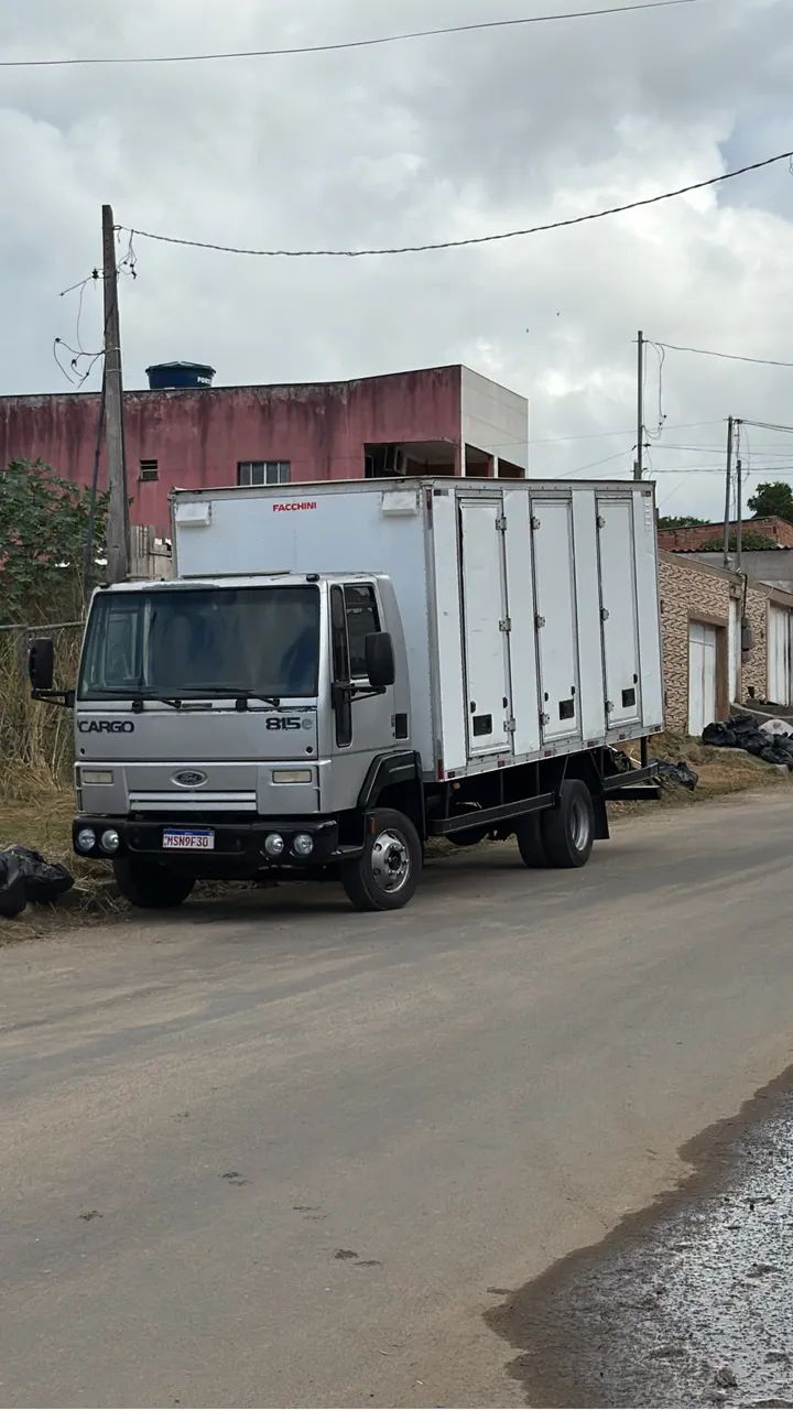 Caminhão cargo pronto para trabalhar - Foto 5