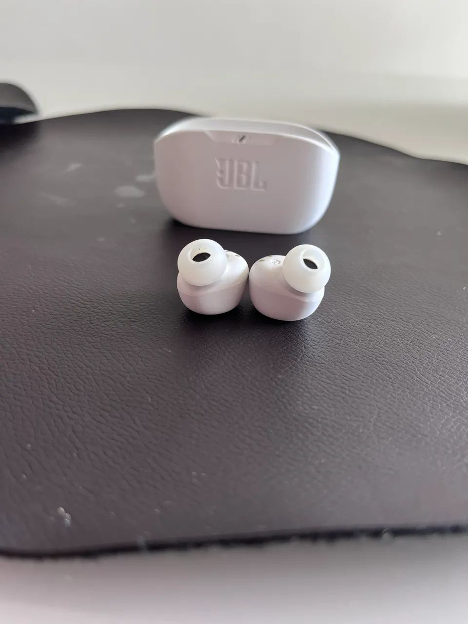 FONE JBL WAVE BUDS TWS - ORIGINAL - BRANCO - Foto 3