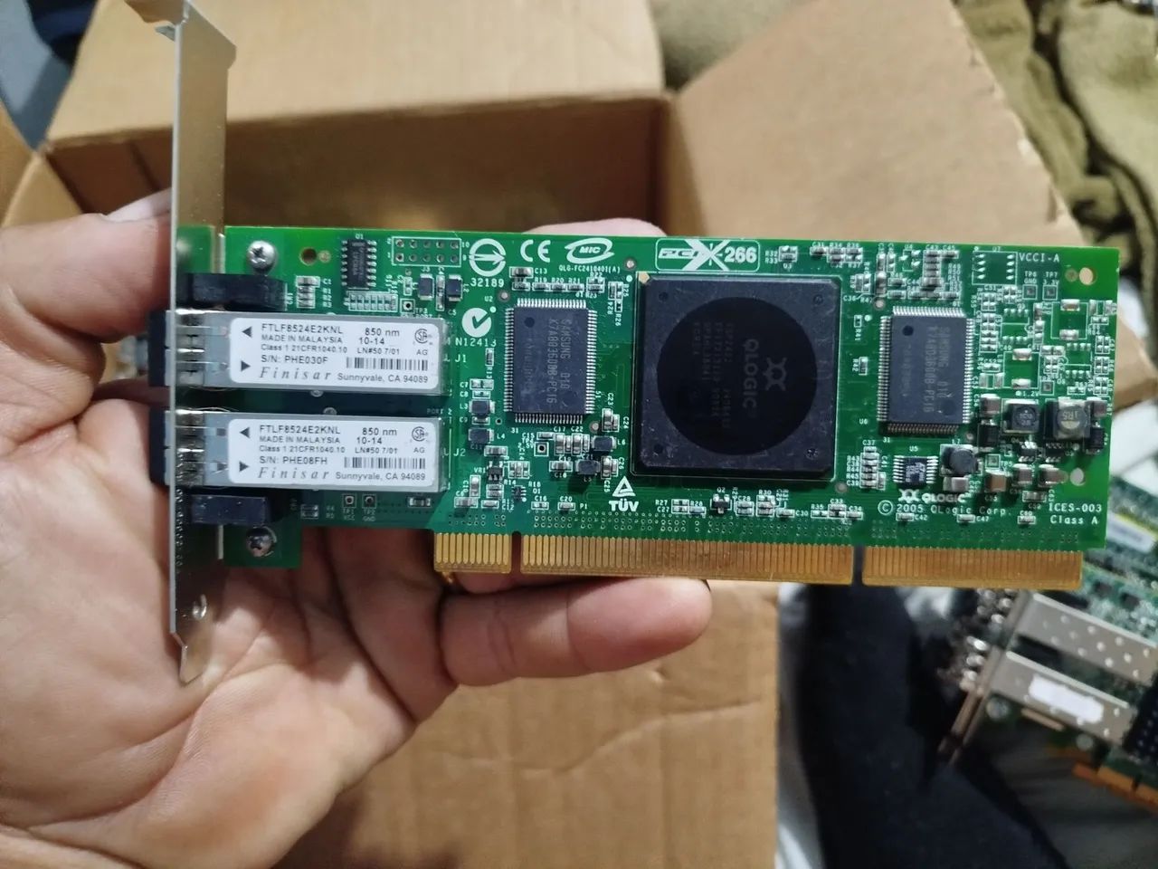 host (HBA) QLogic QLA2462 Fibre Channel