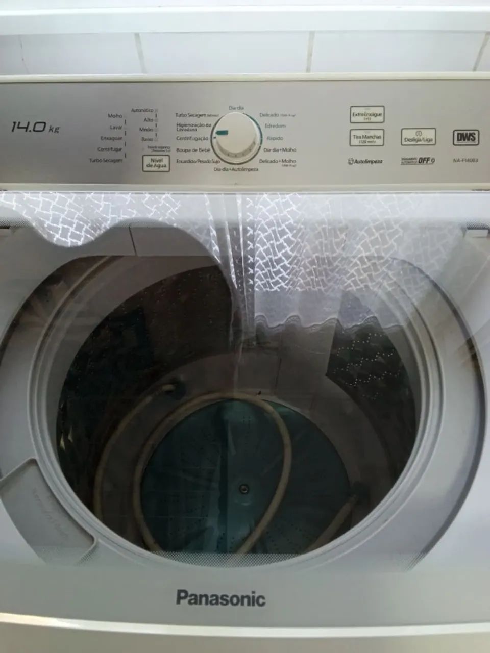 Máquina de lavar Panasonic.