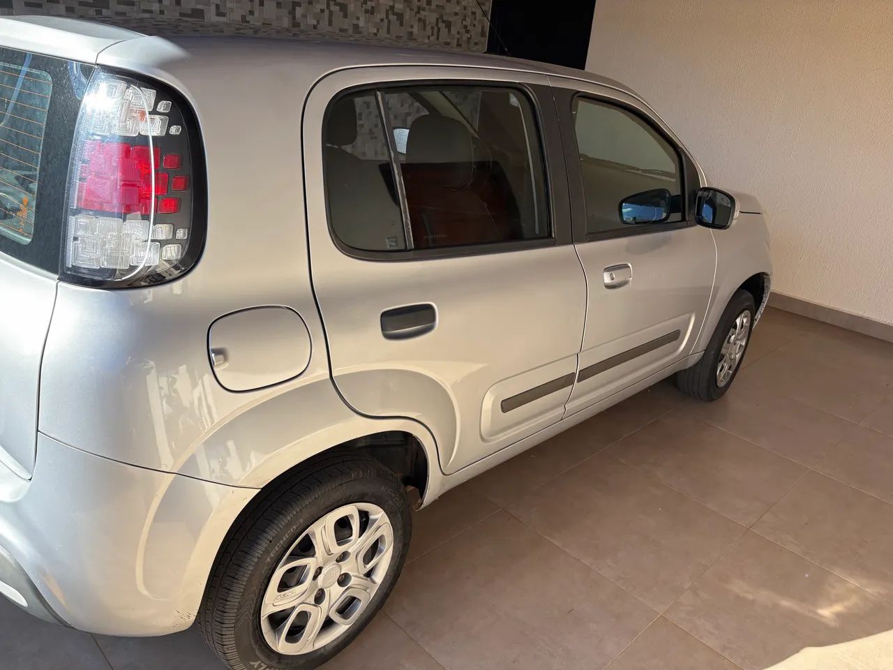 Fiat Uno Evolution 1.4 Fire Flex 8V 5P 2015 - Foto 3