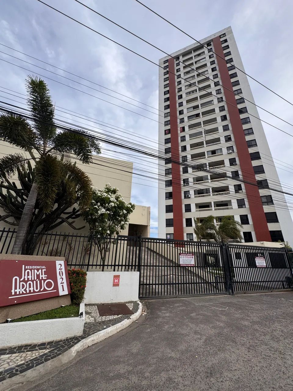 Apartamento sombra total 3 quartos e 2 suítes  Jardins