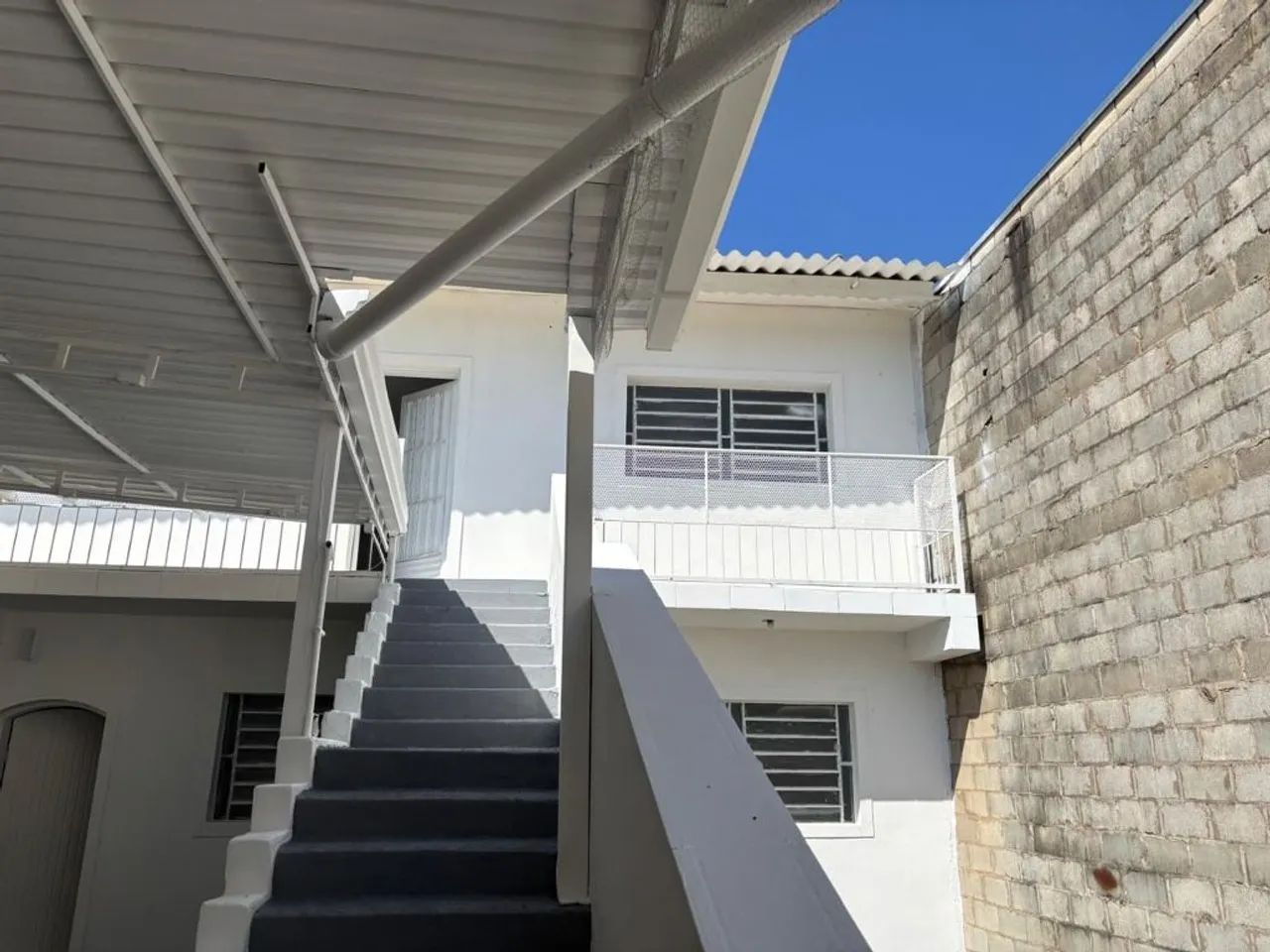 Excelente imóvel com quatro casas para locação ou venda em Satélite Irís.. Comercial ou re