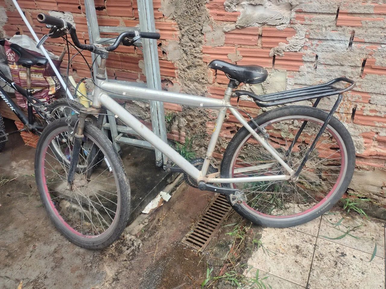 Bicicleta aro 26 usada funcionando 