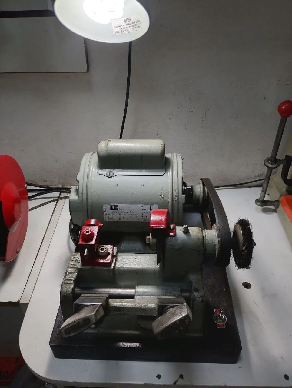 Máquina de fazer chave Yale e tetra - Foto 3