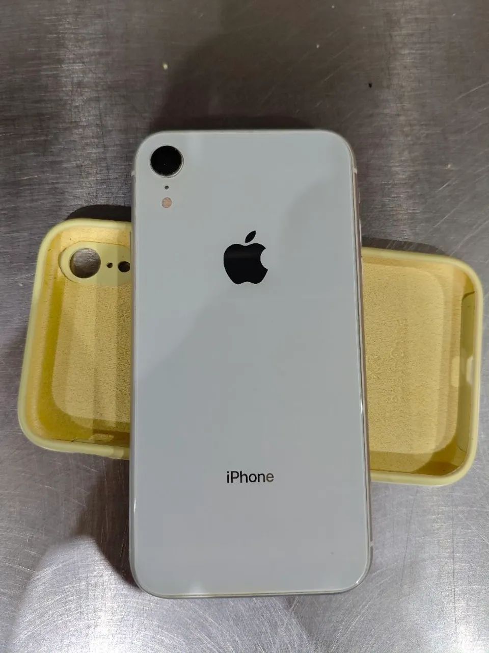 iPhone xr 