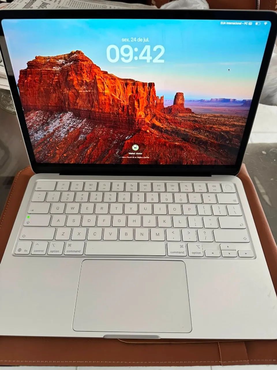 MacBook Neo 512GB Prata 2026 - Nota fiscal e garantia Apple, quase
