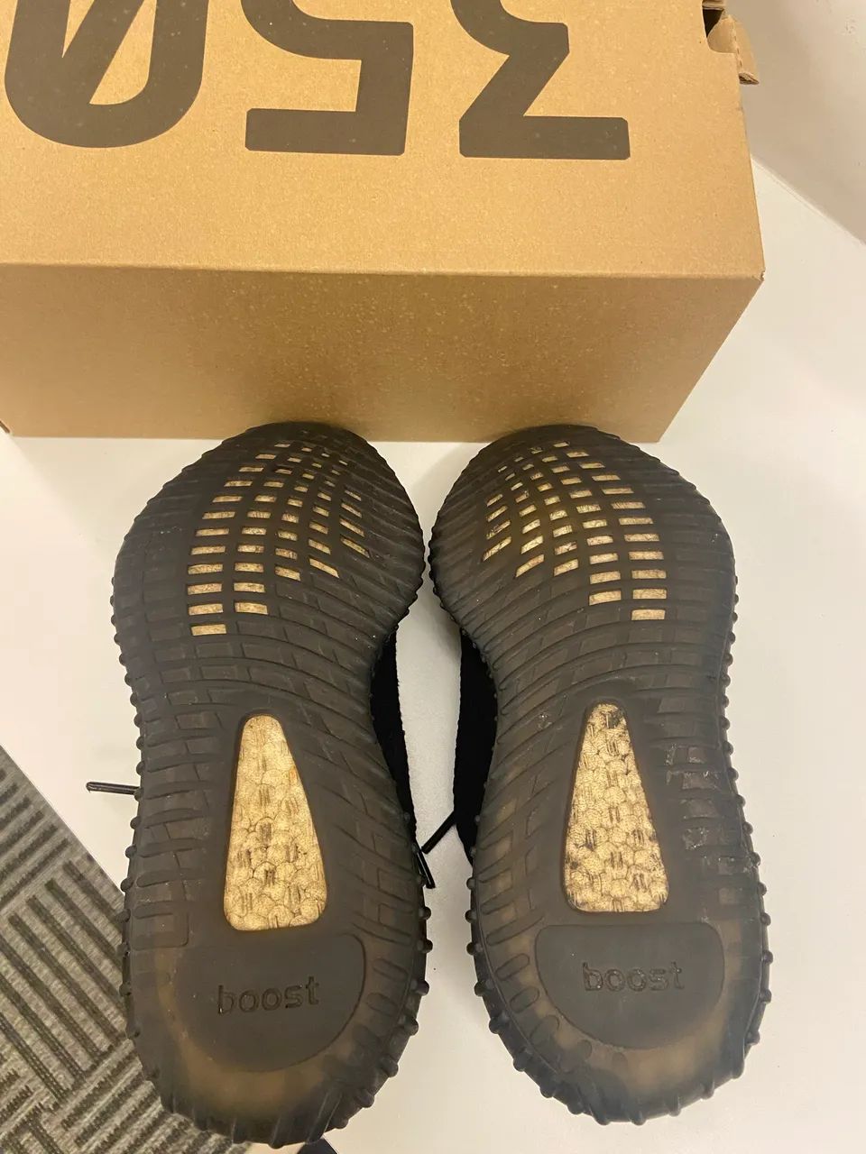 Yeezy Boost 350 v2 Black Red (Bred) - Foto 5