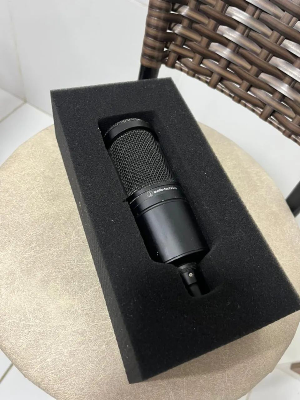 Microfone Condensador Audio-Technica AT2020 Original - Foto 5
