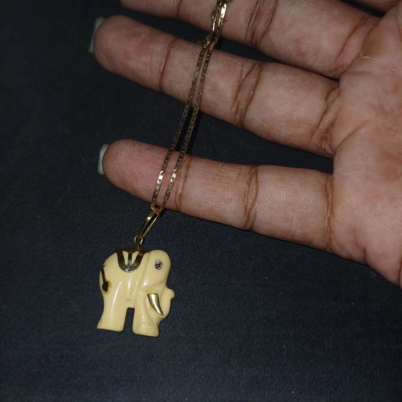 Pingente antigo de ouro e baquelite  - Foto 2