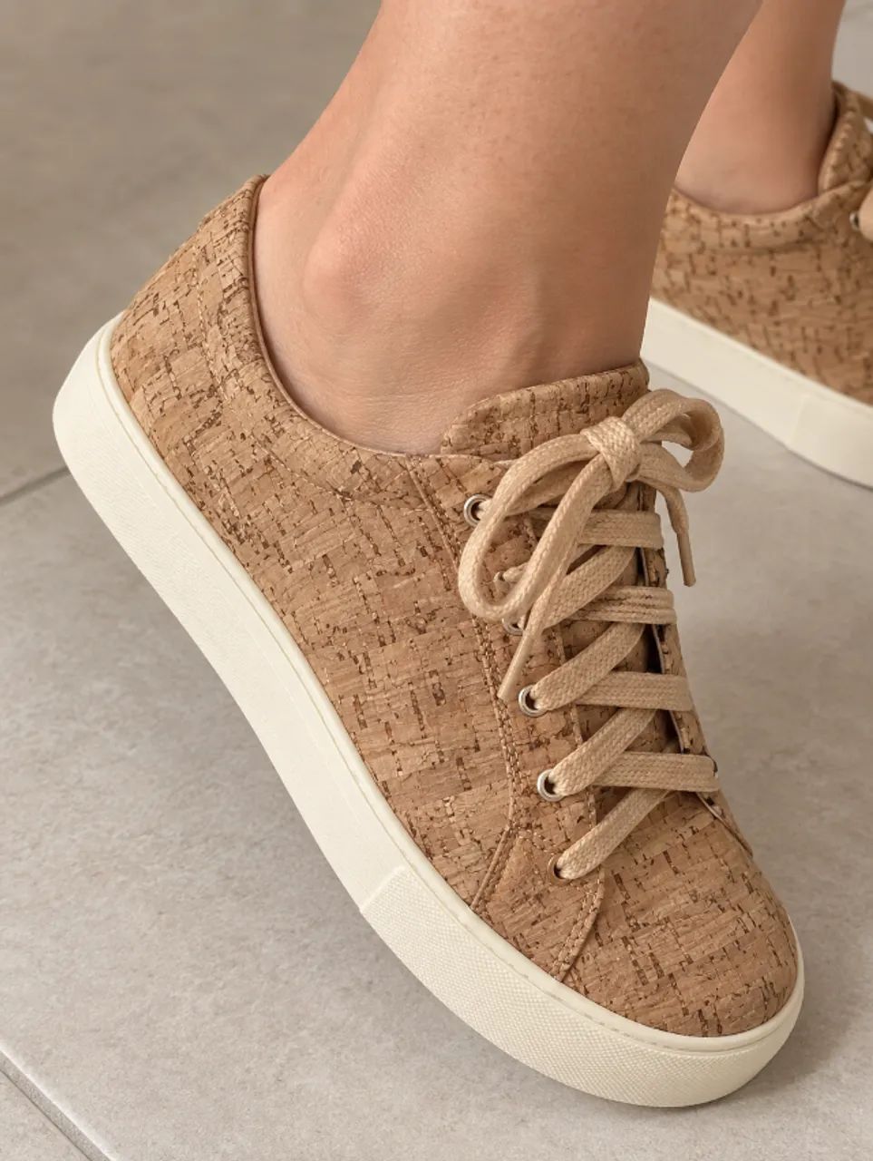 Tênis casual bege 36 