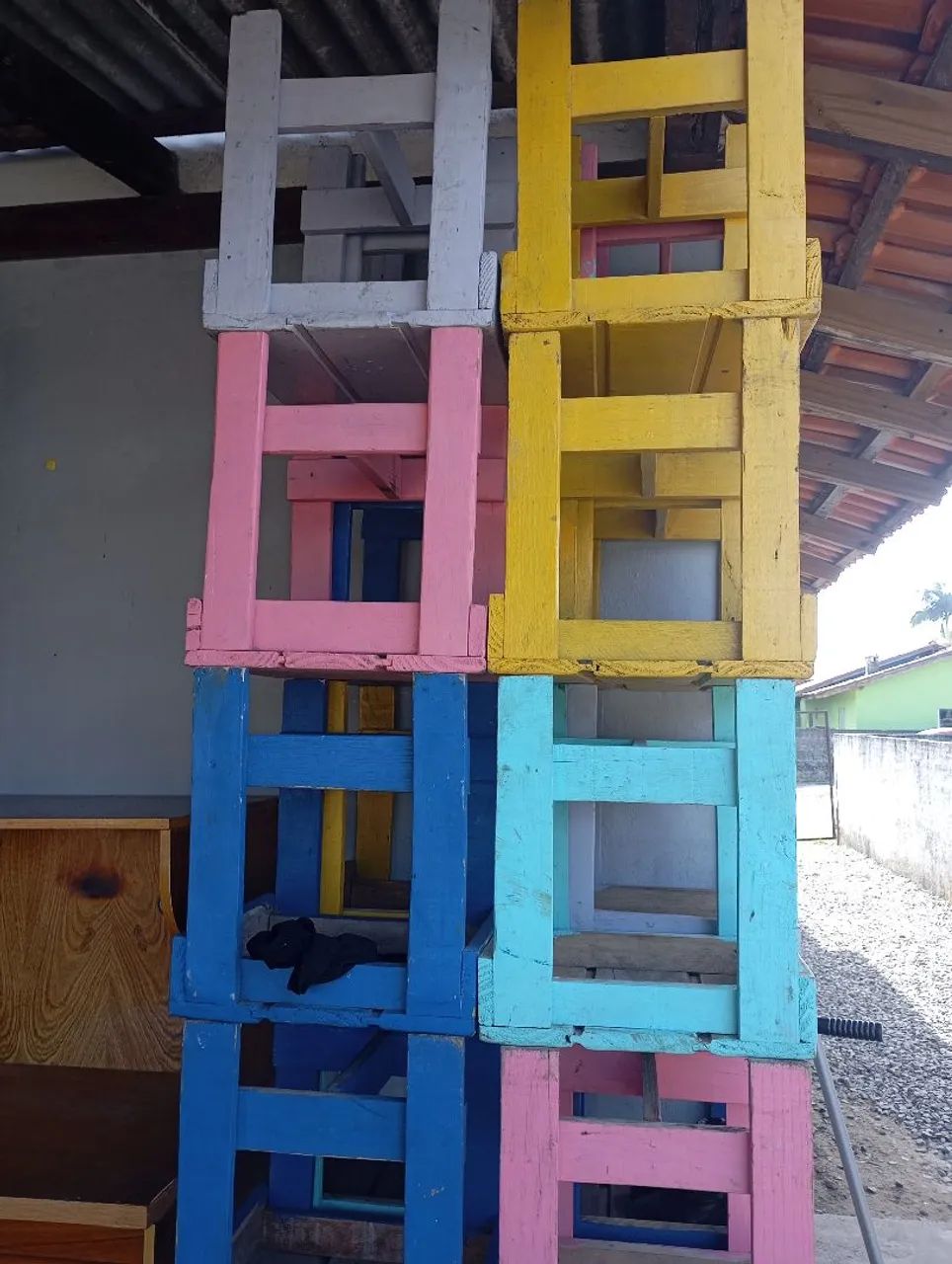 Vendo 4 jogo de mesa e banqueta de madeira  - Foto 2