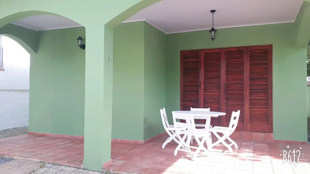 Casa praia das toninhas  200mt