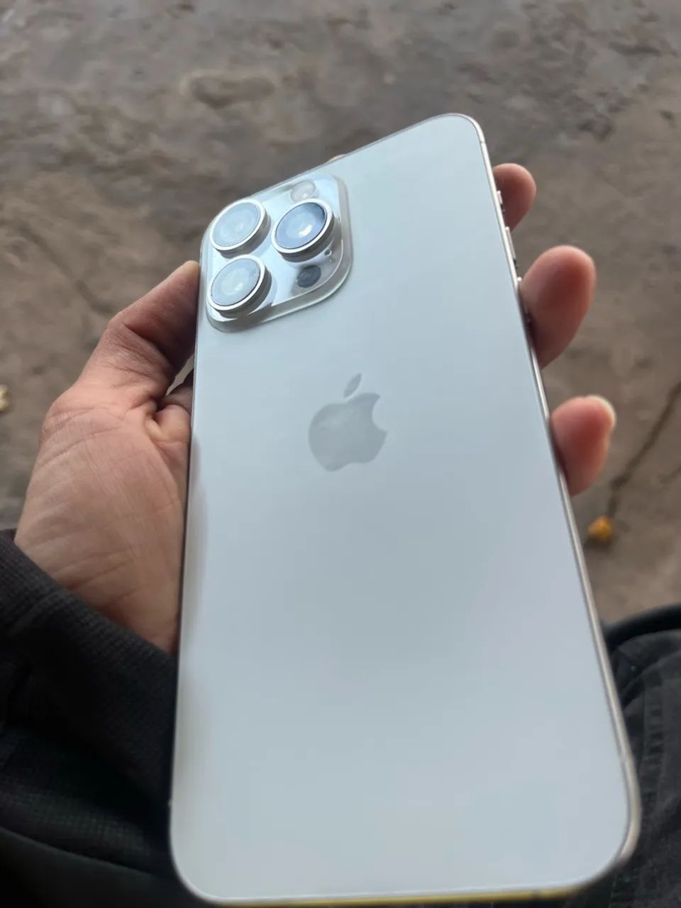 iPhone 16 pro - Foto 3