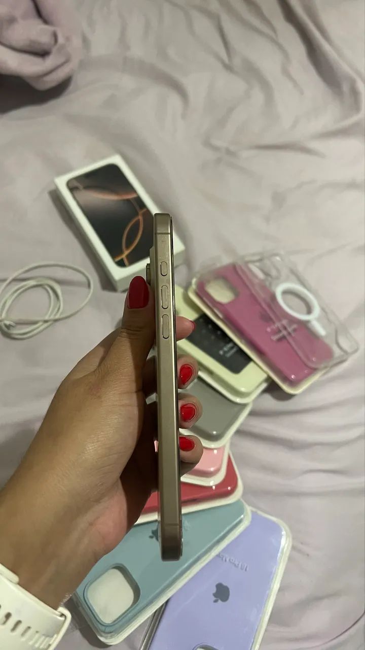 iPhone 16 pro Max dourado  - Foto 3