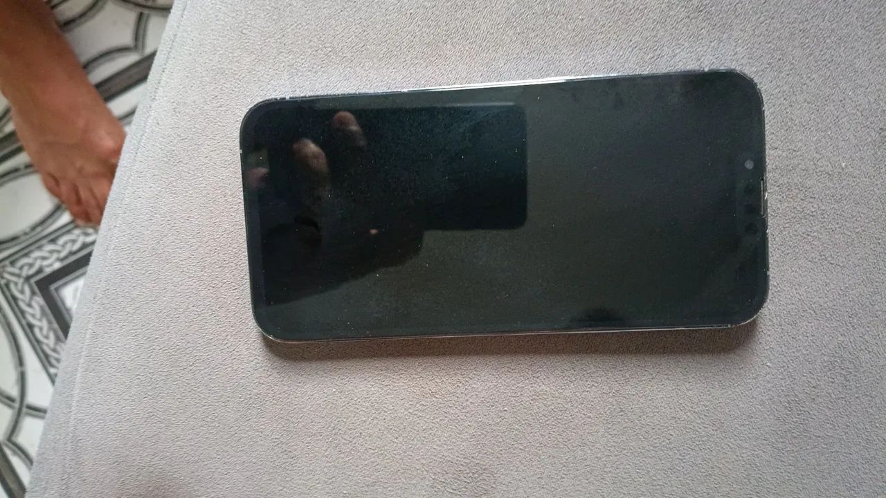 Vendo iPhone 13 Pro Max 256gb com 79% de bateria, - Foto 3