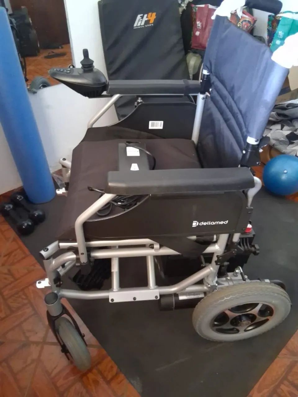 Vendo cadeira elétrica Dellamed nova - Foto 5