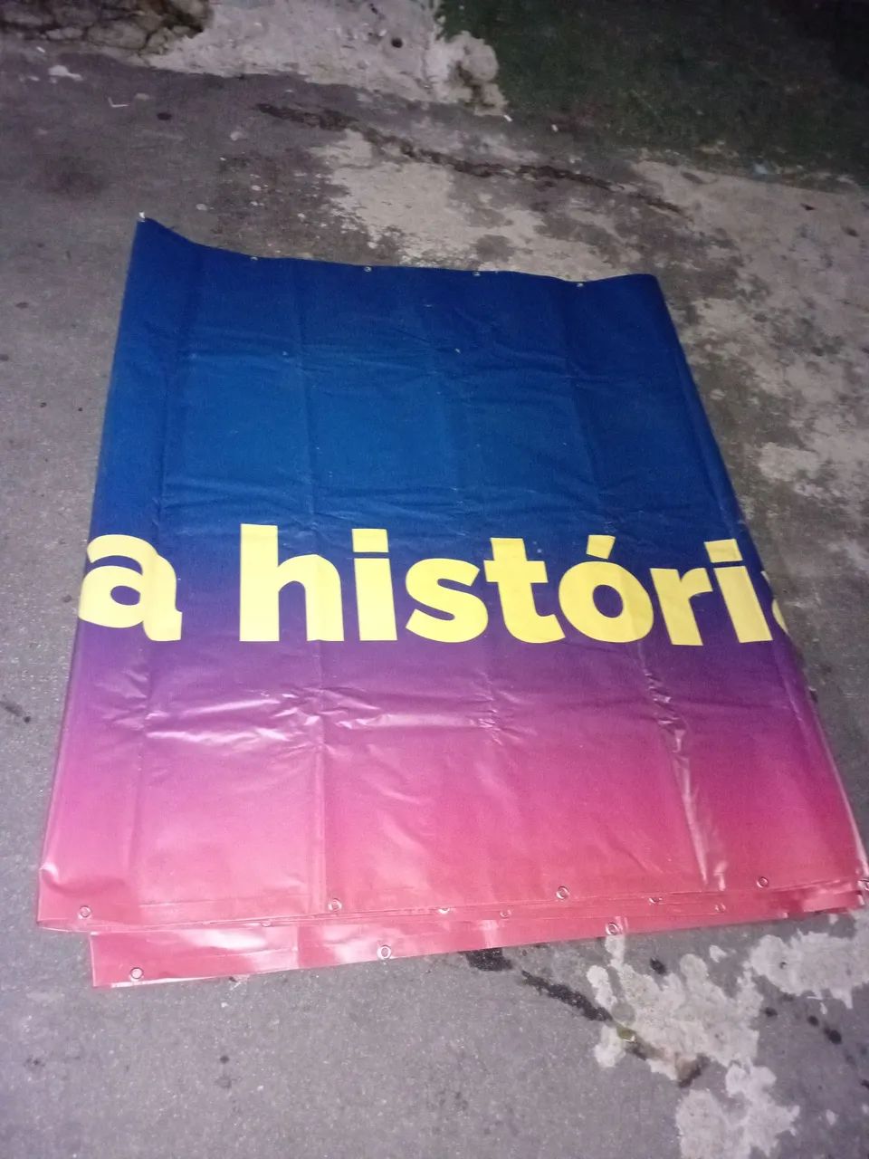lona de 10 metros por 150 de largura