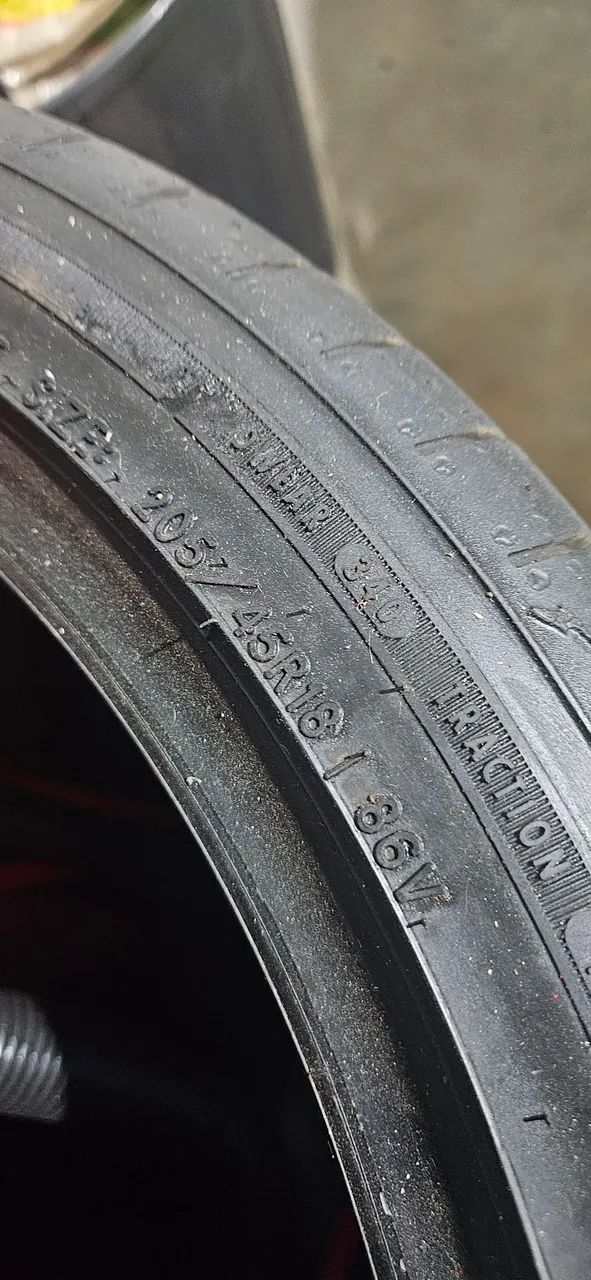 Vendo pneus bom estado aro15, ato 16 e aro18 - Foto 5
