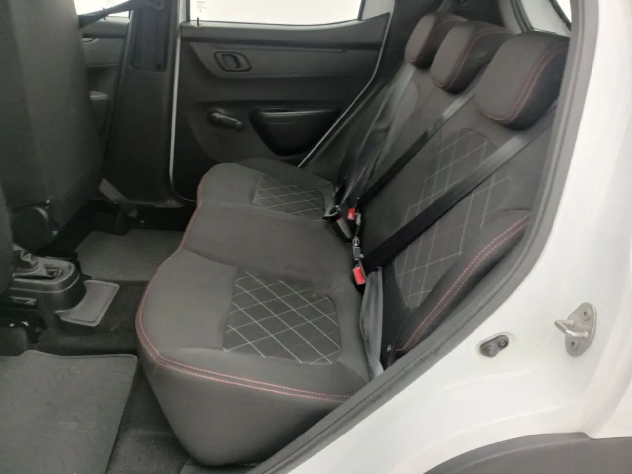Renault Kwid 1.0 Zen, foto 17 de 18
