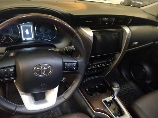 TOYOTA HILUX SW4 2016/2016 2.8 SRX 4X4 7 LUGARES 16V TURBO INTERCOOLER DIESEL 4P AUTOMATIC - Foto 3