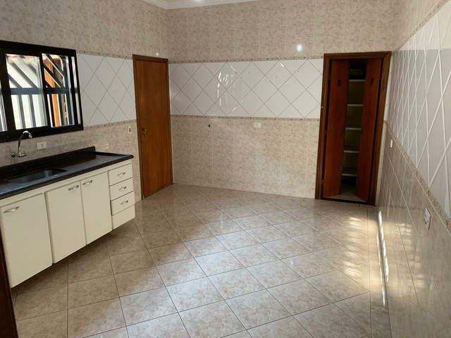Sobrado na Guilhermina, 3 dormitórios, 2 vagas e sacada - Foto 8