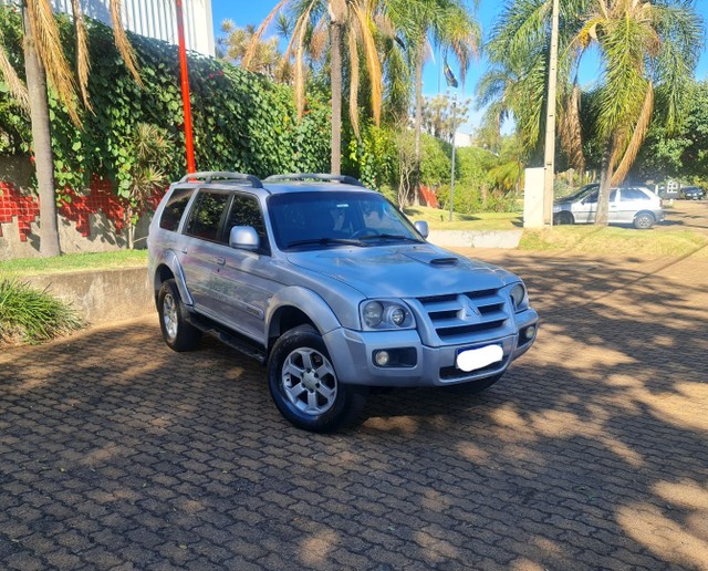 PAJERO SPORT FLEX 4X4 AUTOMÁTICA